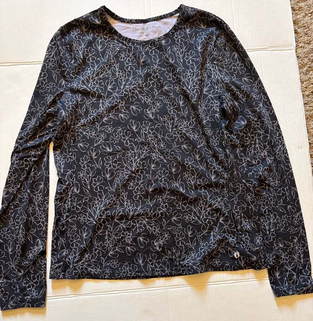 Hang Ten Women's Black and White Floral Long Sleeve Sun Protection Rash Guard Sh